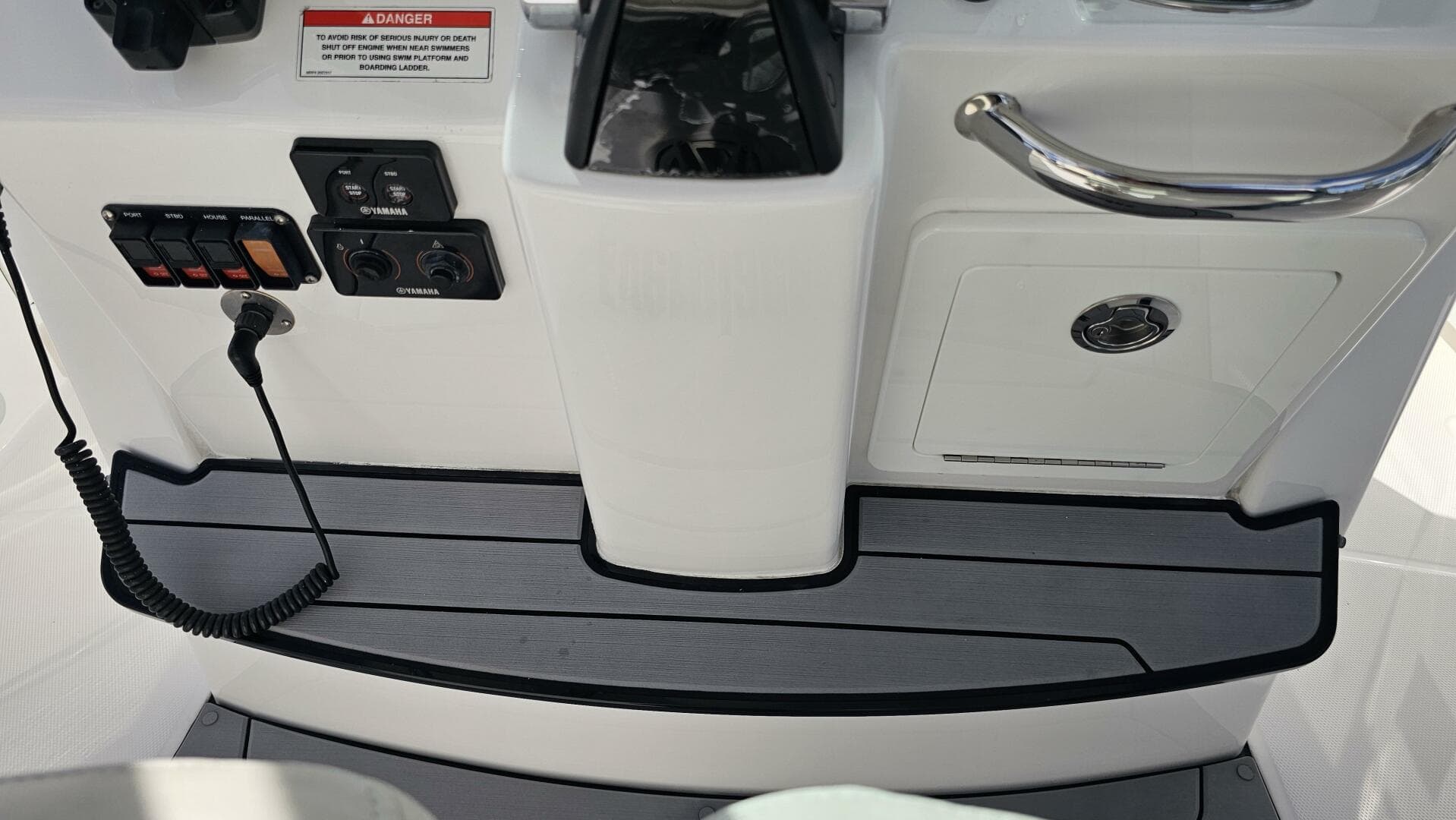 2021 Everglades 273CC