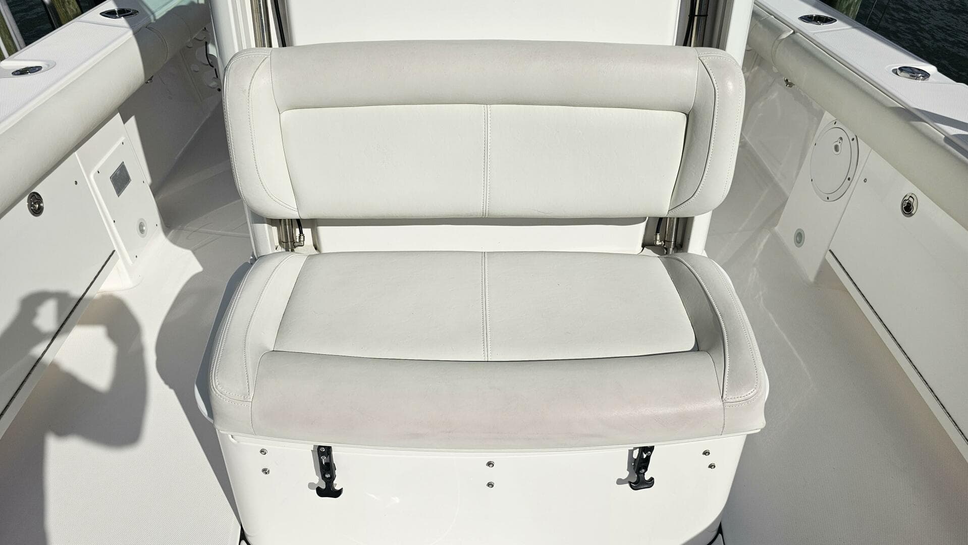 2021 Everglades 273CC