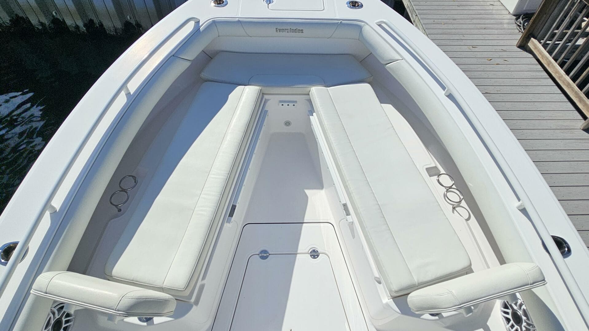 2021 Everglades 273CC