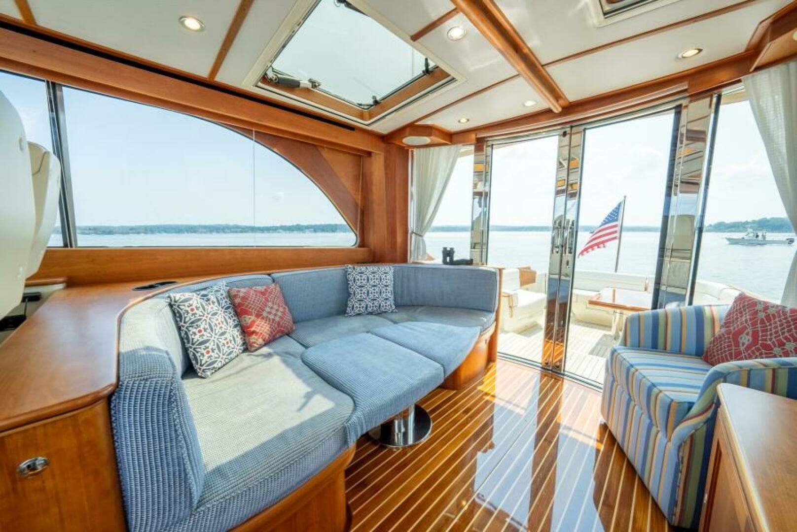 Salon Table Berth Conversion