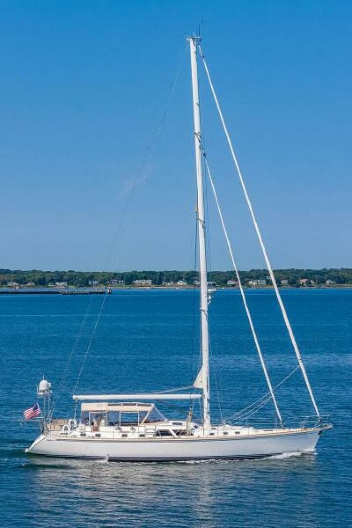 2011 Hylas 70