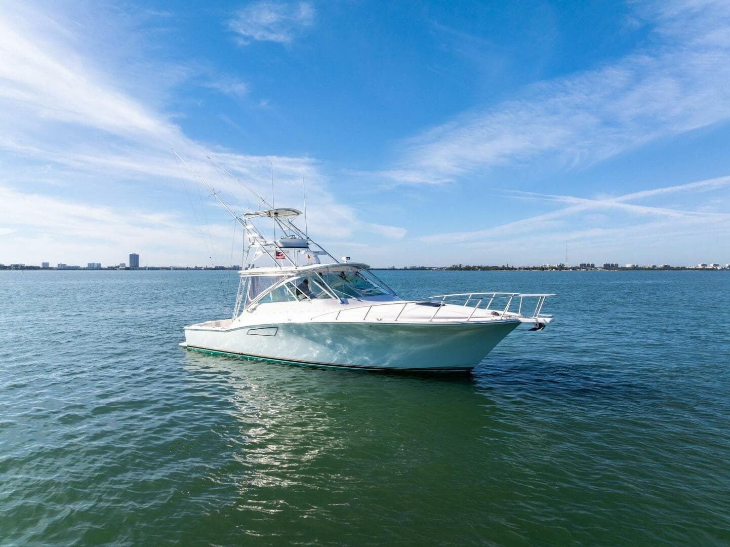 2005 40 Cabo Express - Miss B Halvin