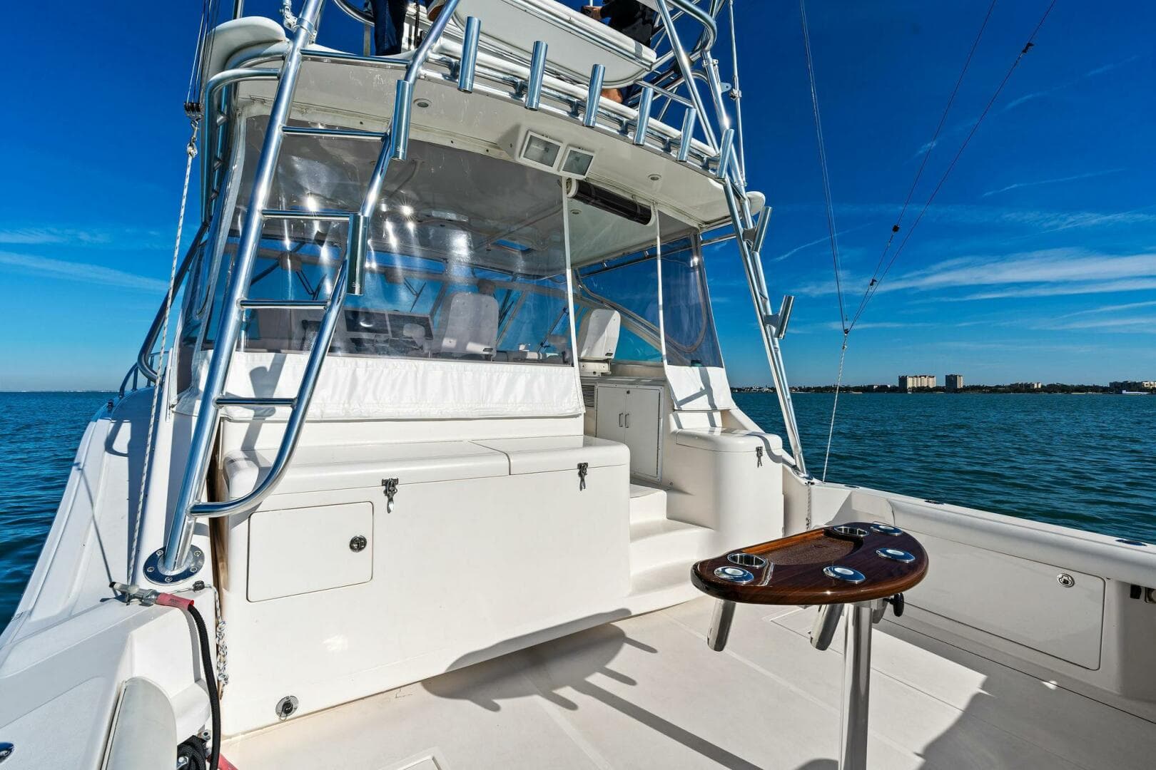 2005 40 Cabo Express - Miss B Halvin