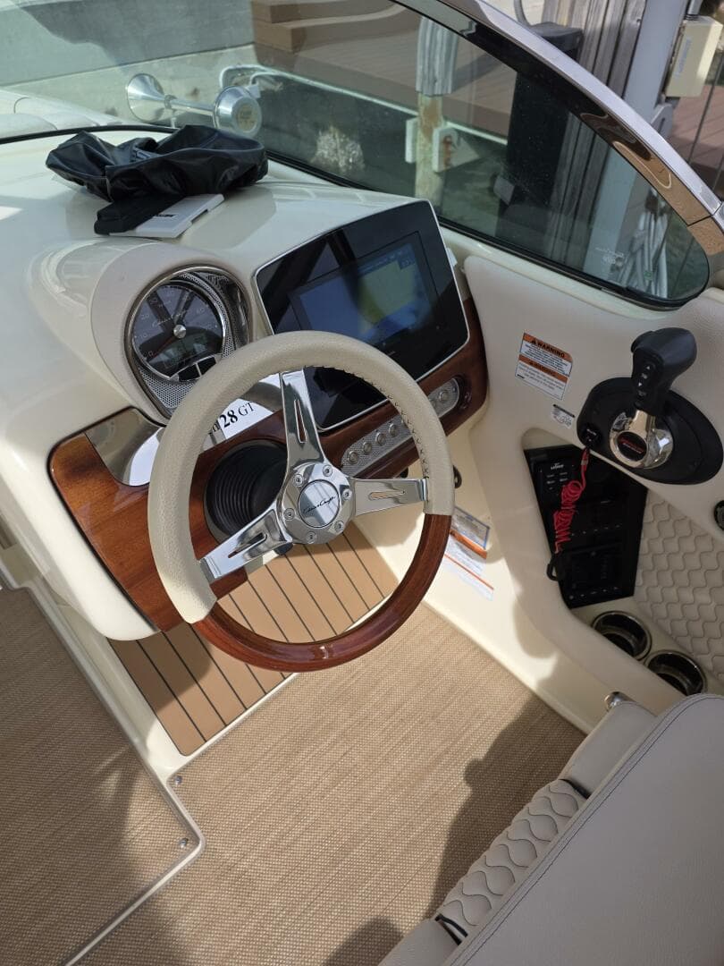 2023 Chris-Craft 28 Launch GT