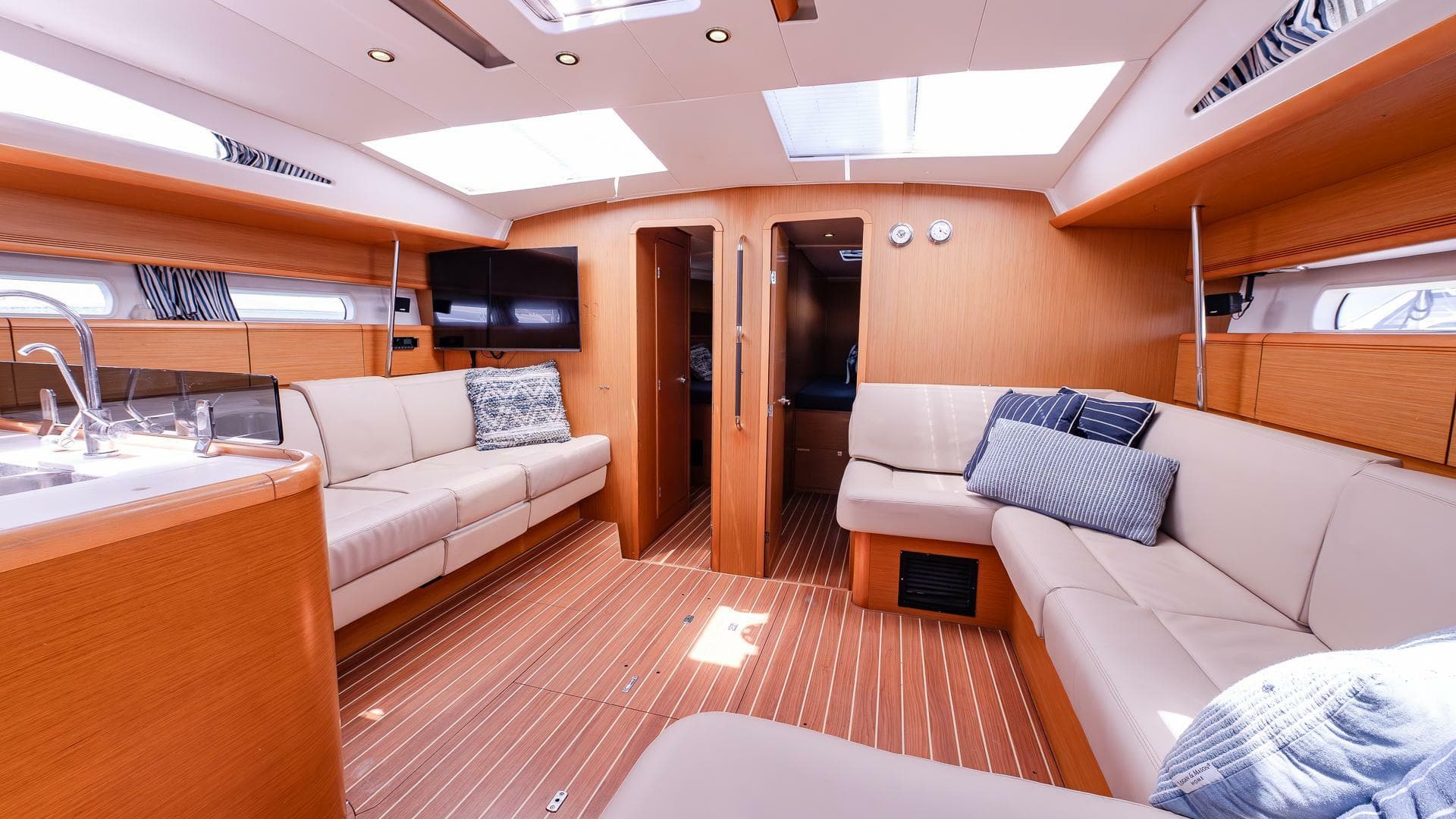2010 Jeanneau Sun Odyssey 53