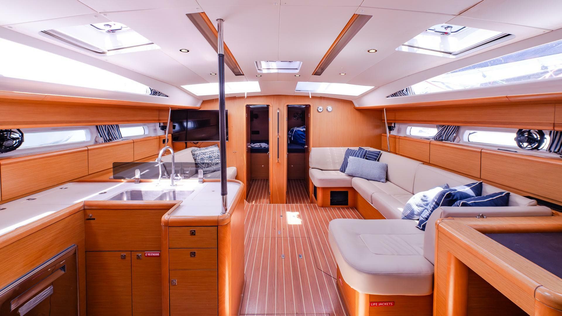 2010 Jeanneau Sun Odyssey 53