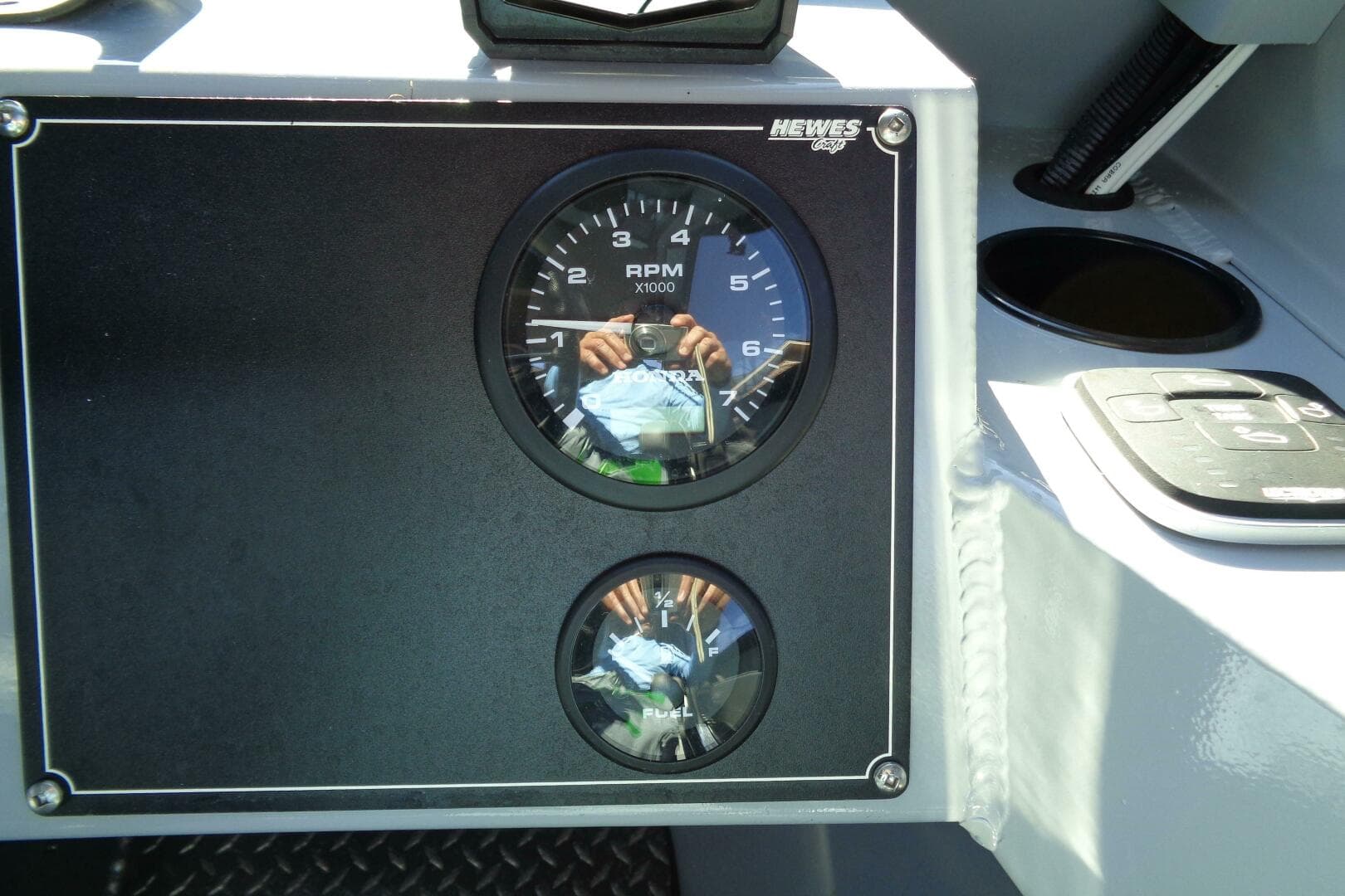 2022 Hewes 210 Sea Runner ET HT