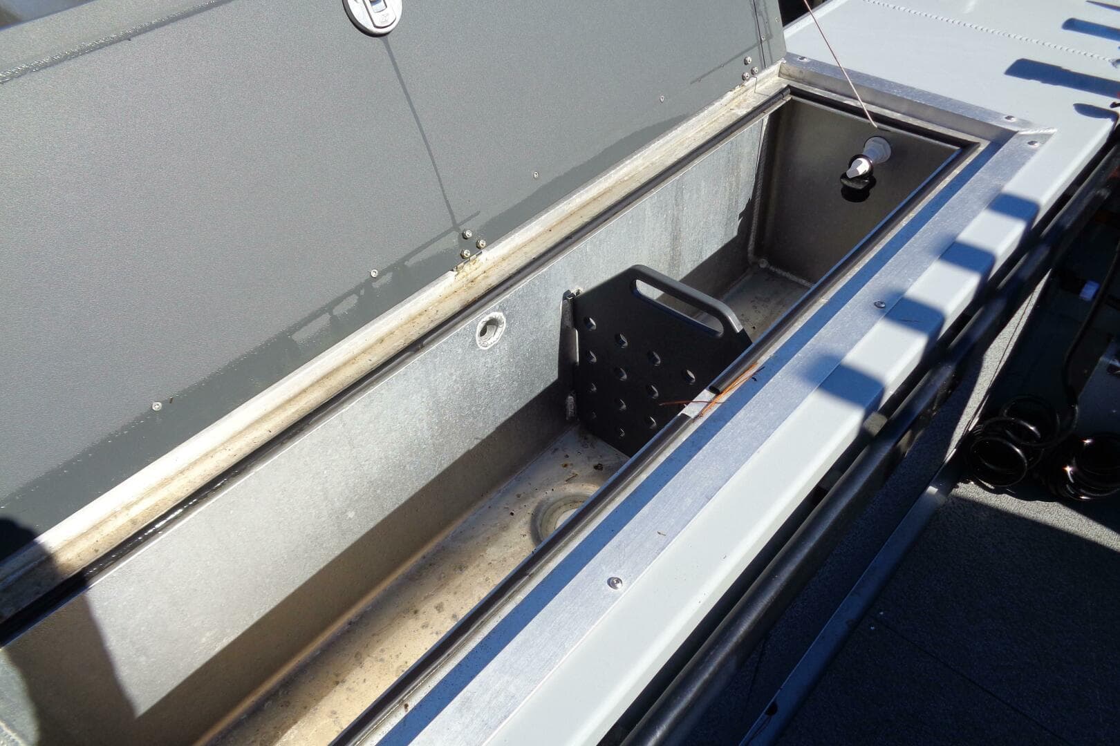 2022 Hewes 210 Sea Runner ET HT