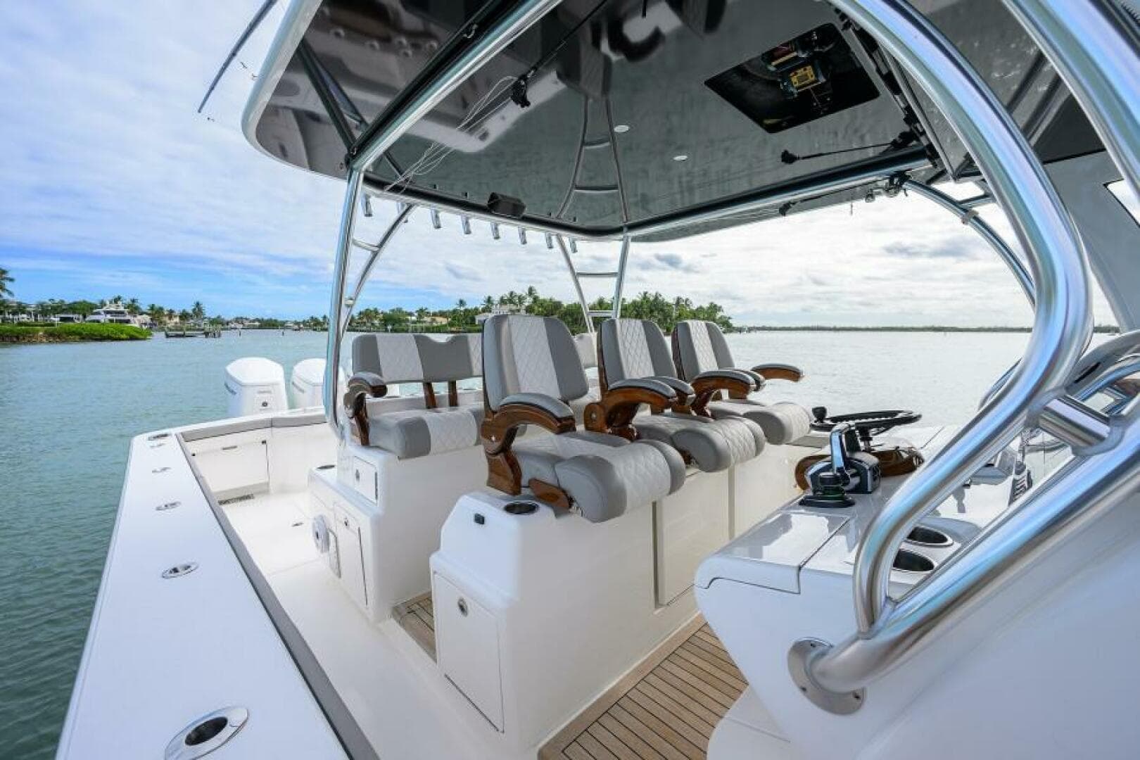 Valhalla 46 - Starboard Forward Helm Seating