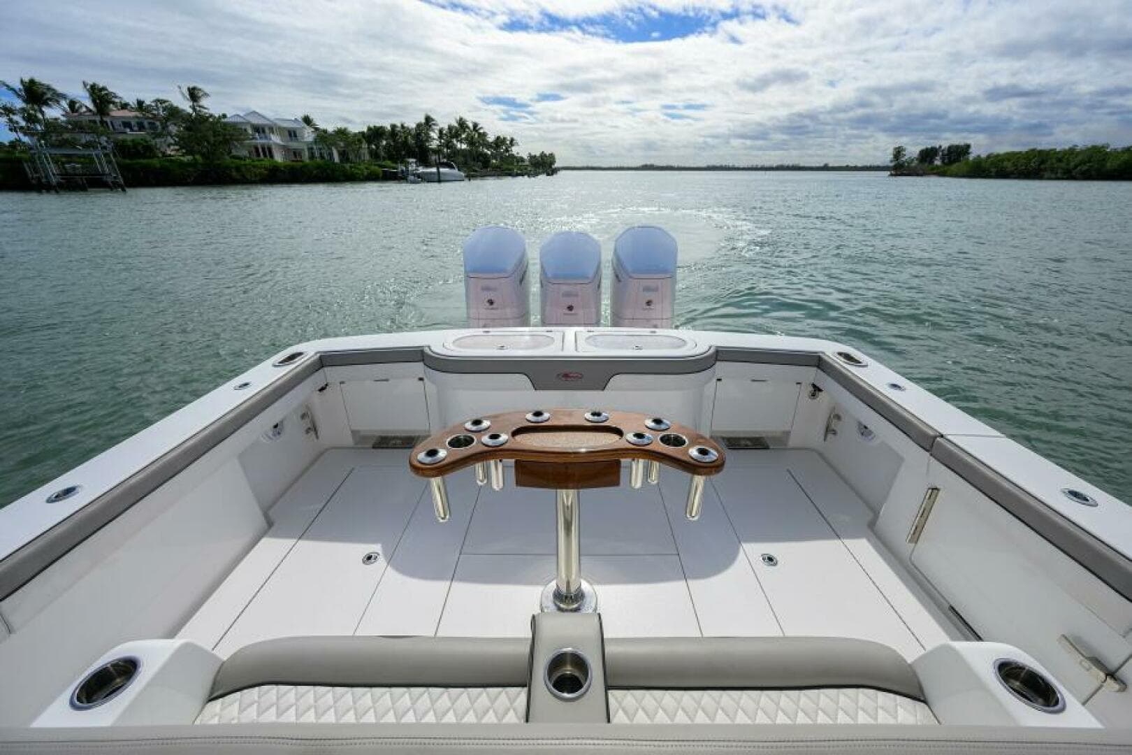 Valhalla 46 - Cockpit & Engines