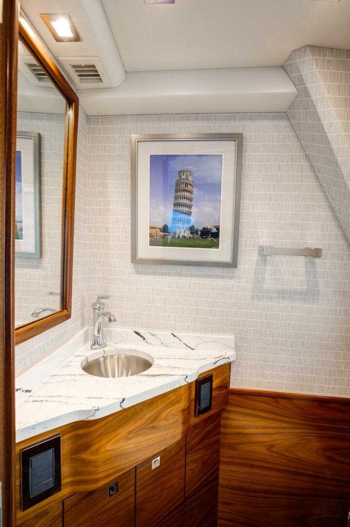 2024 Viking 68 Convertible