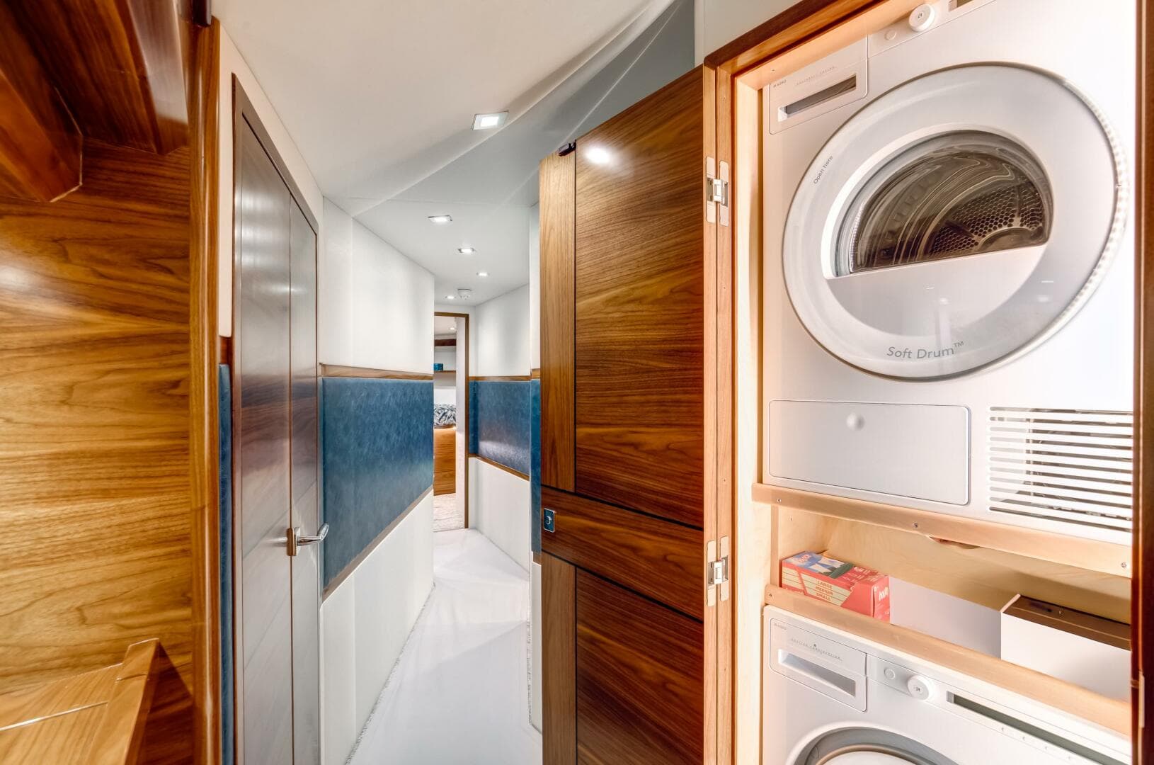 2024 Viking 68 Convertible