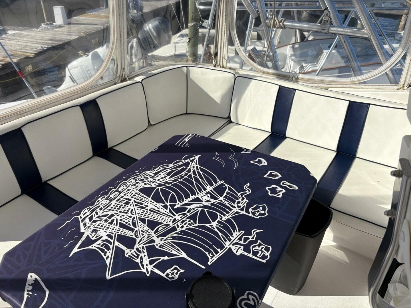 2001 Ocean Yachts 40 Express Bridge