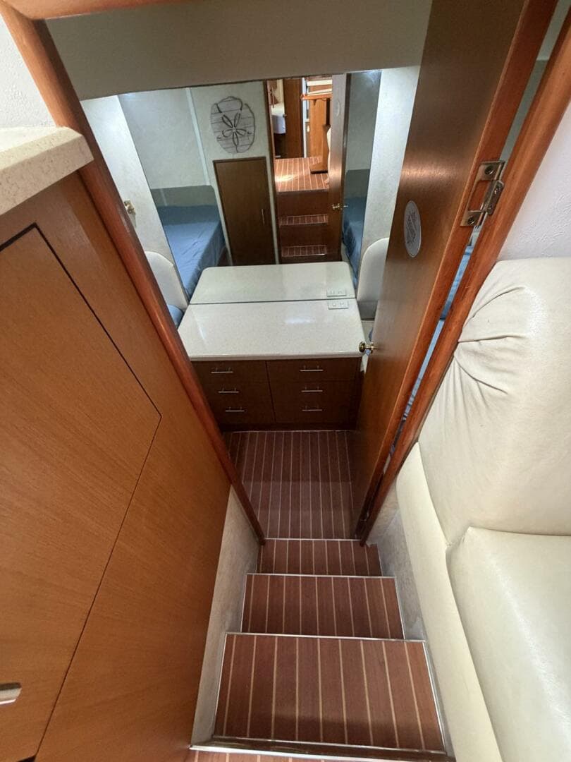 2001 Ocean Yachts 40 Express Bridge