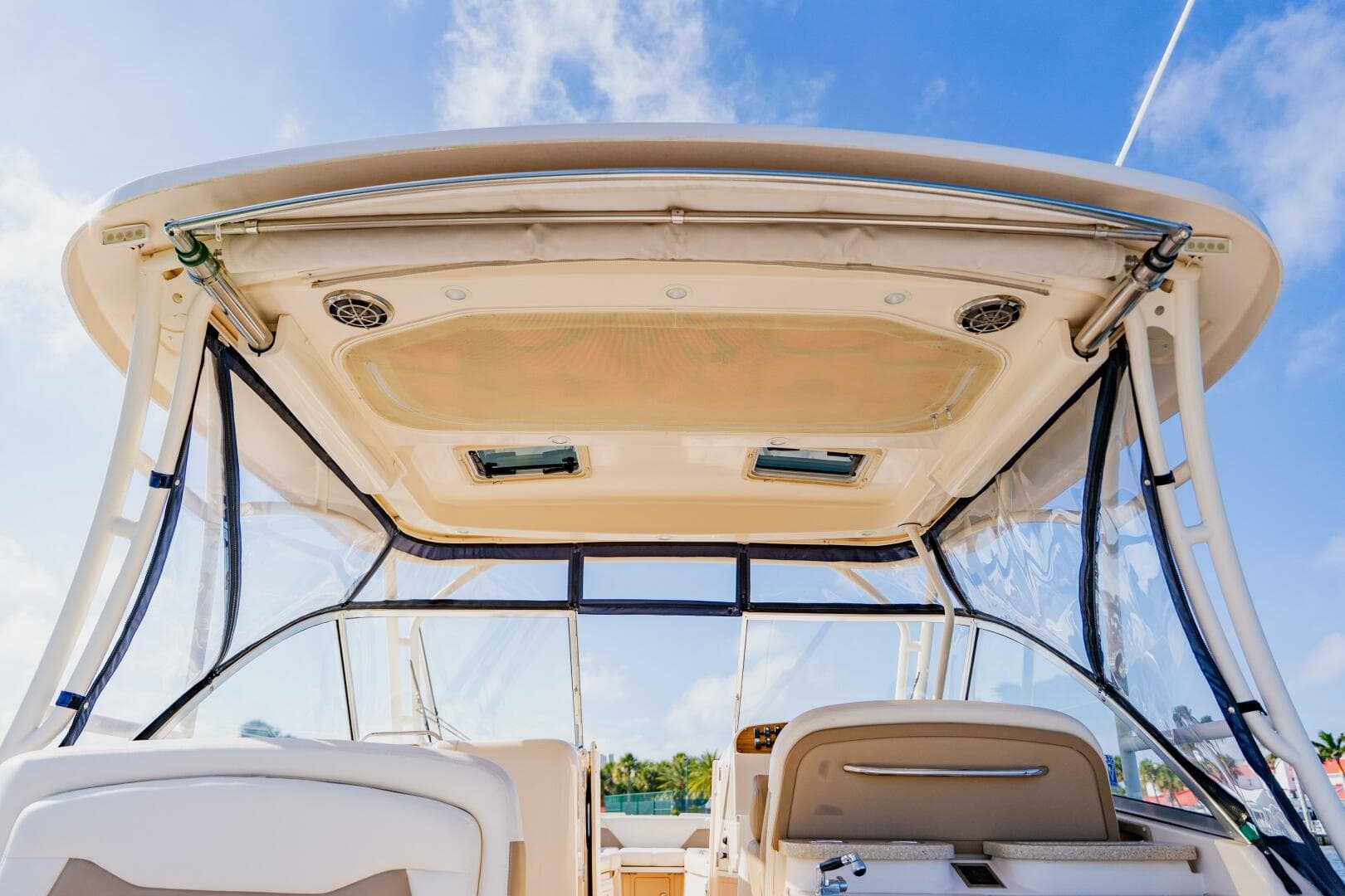 2013 Grady-White 335 Freedom