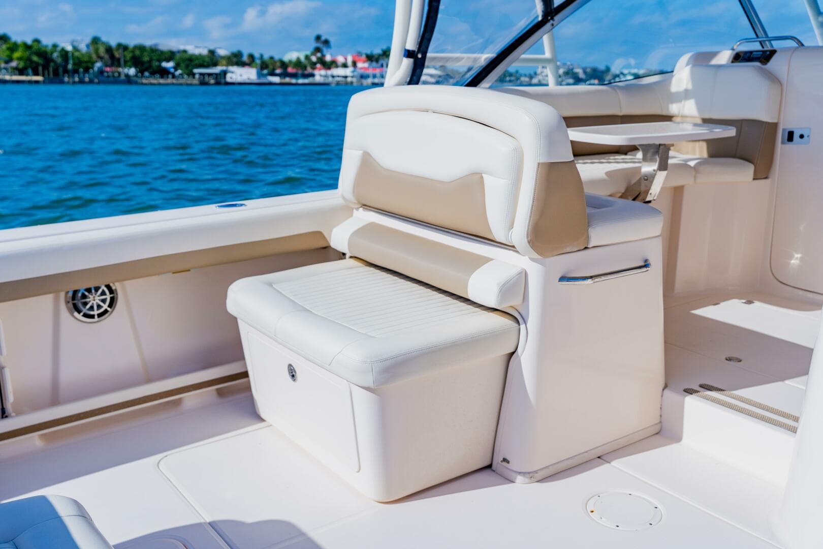 2013 Grady-White 335 Freedom