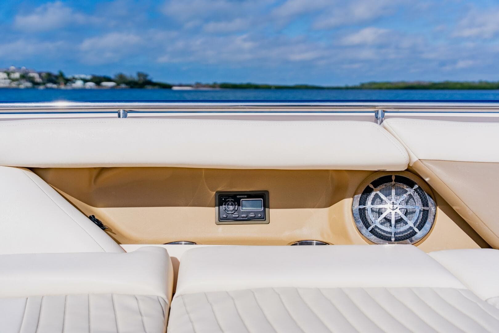 2013 Grady-White 335 Freedom