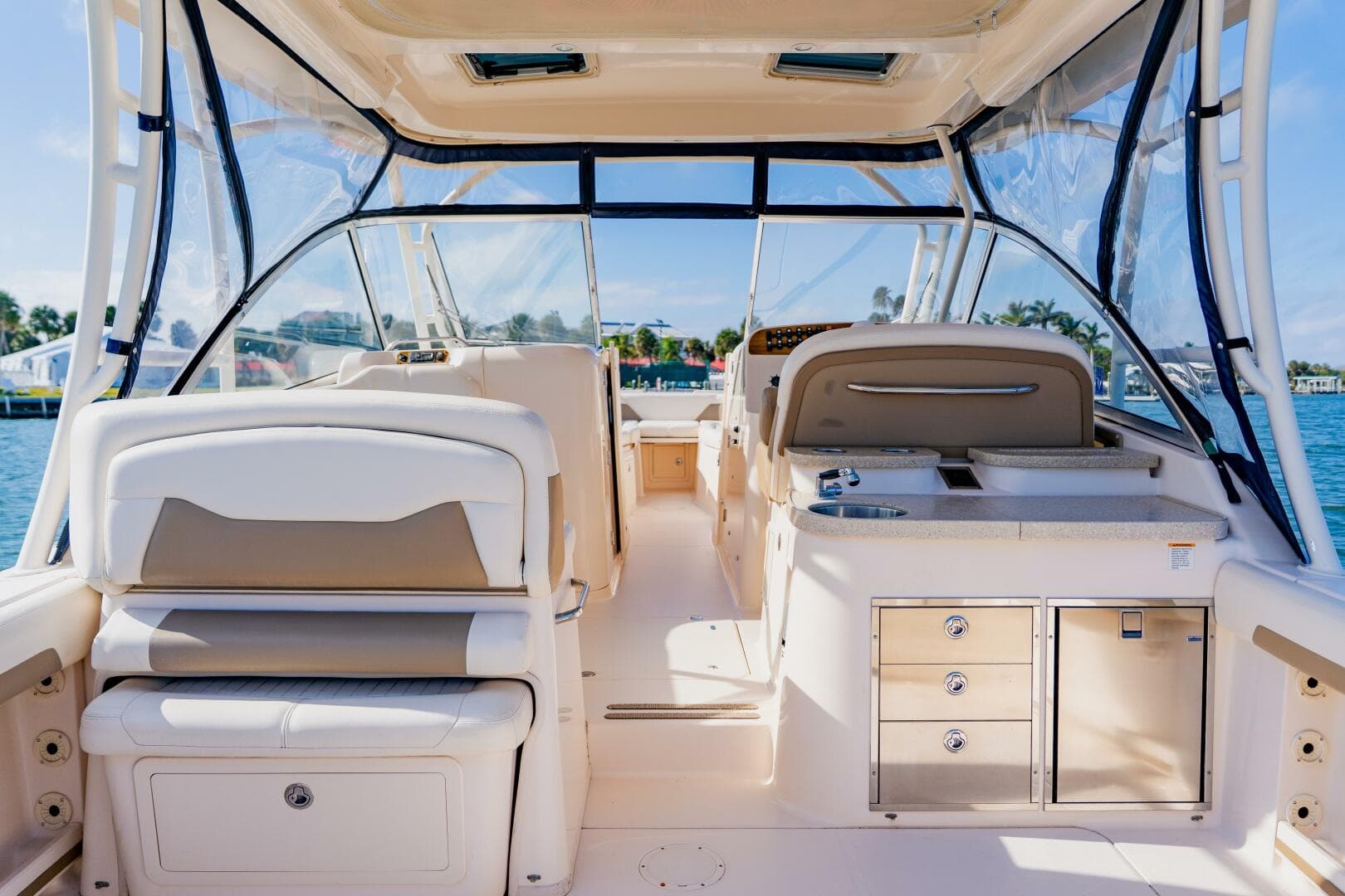 2013 Grady-White 335 Freedom