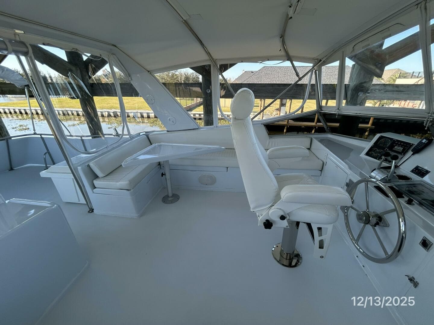 60' Jefferson flybridge port