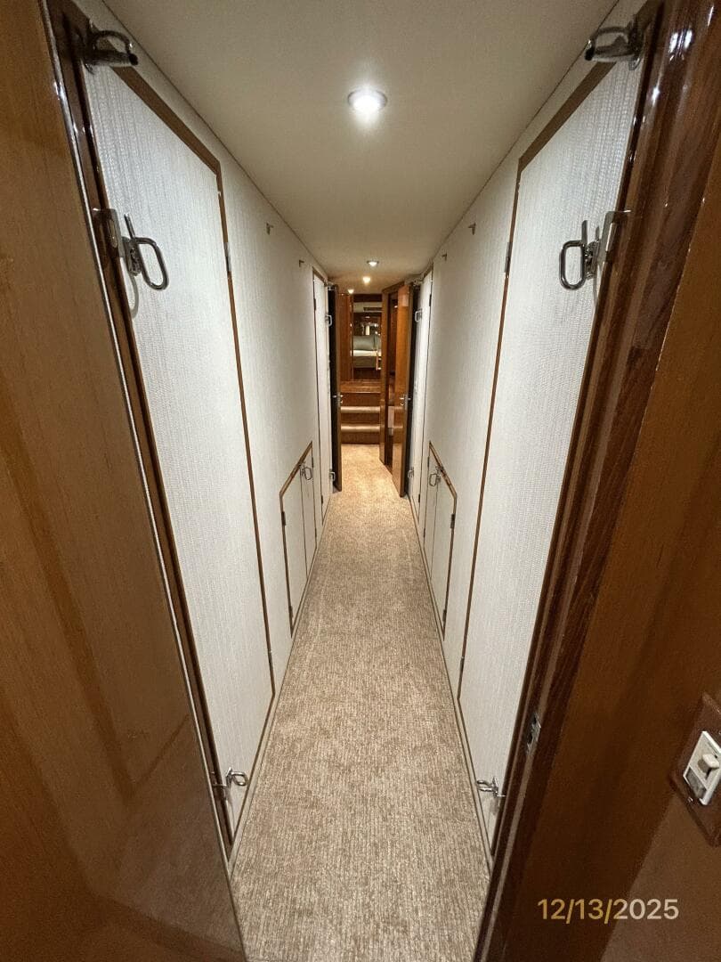 60' Jefferson companionway forward