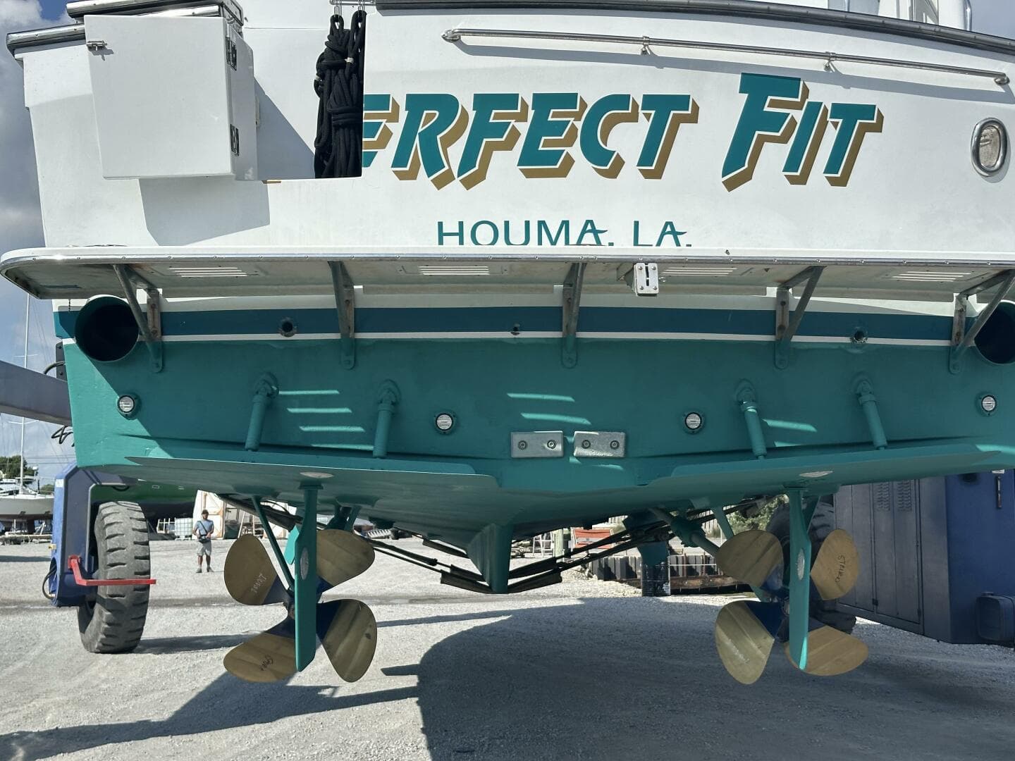 60' Jefferson hull bottom aft