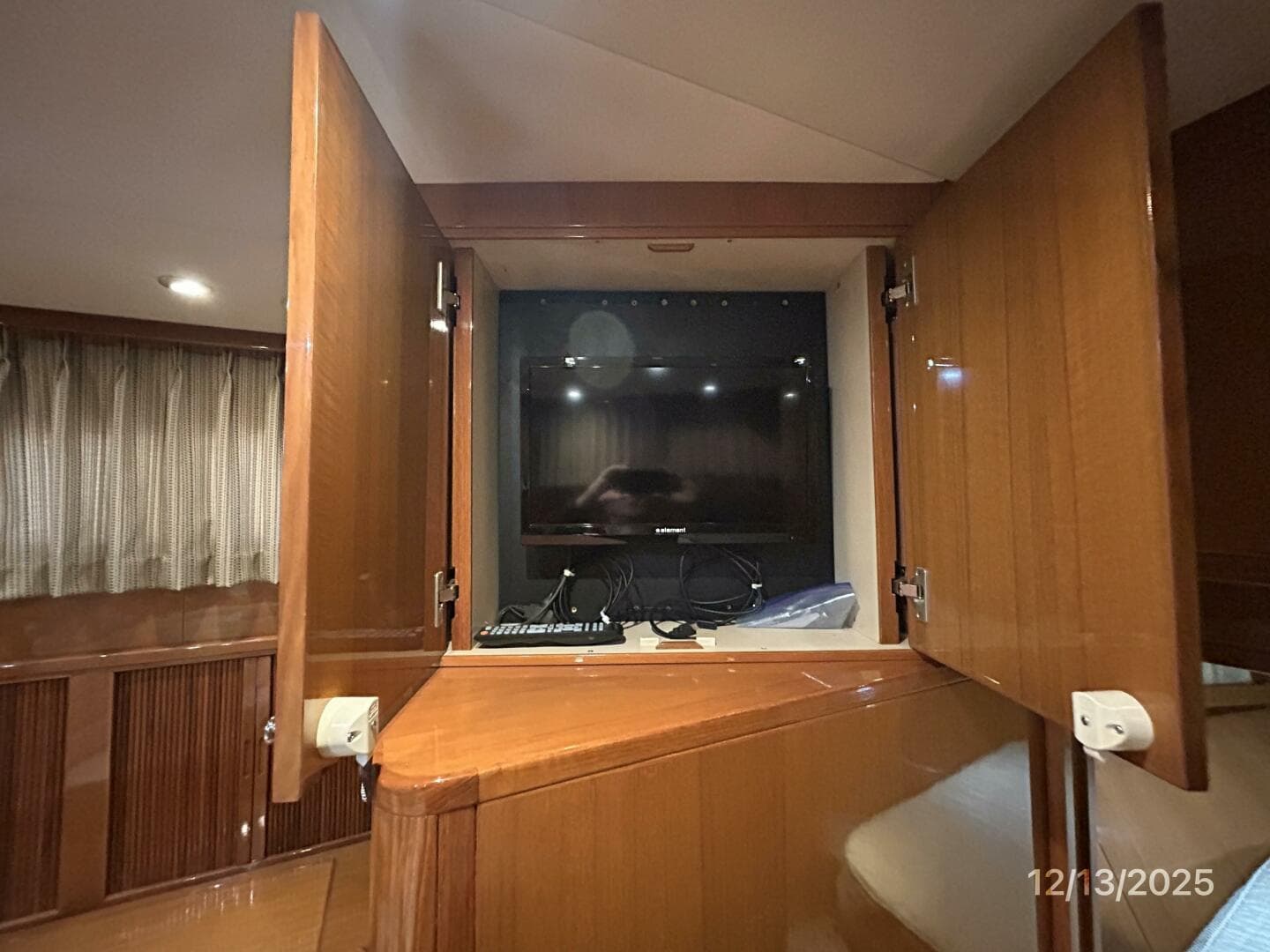 60' Jefferson office TV