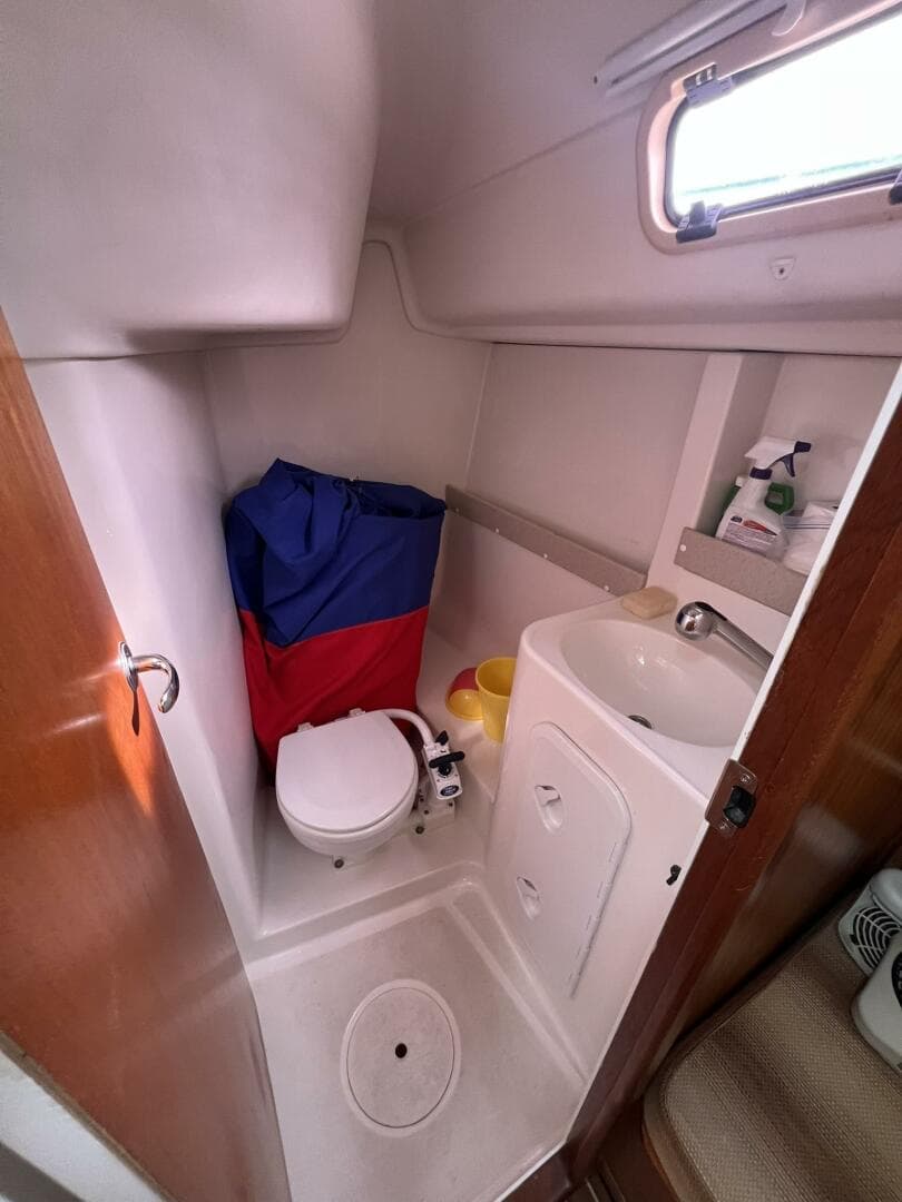 2007 Delphia 33 Sloop