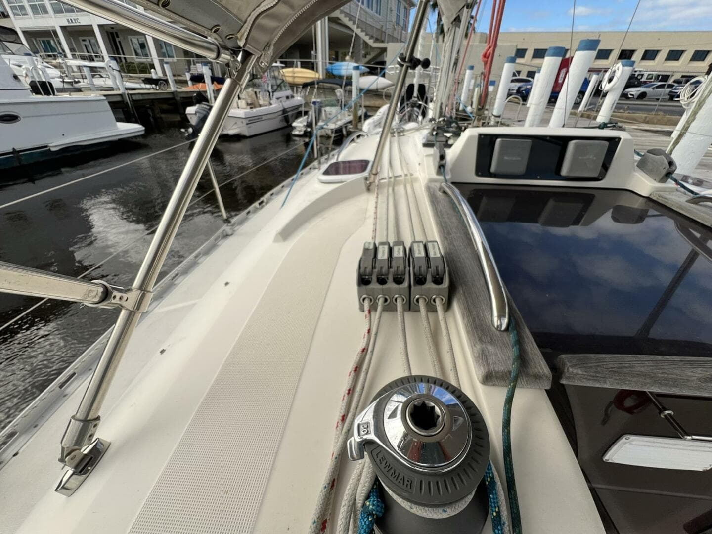 2007 Delphia 33 Sloop