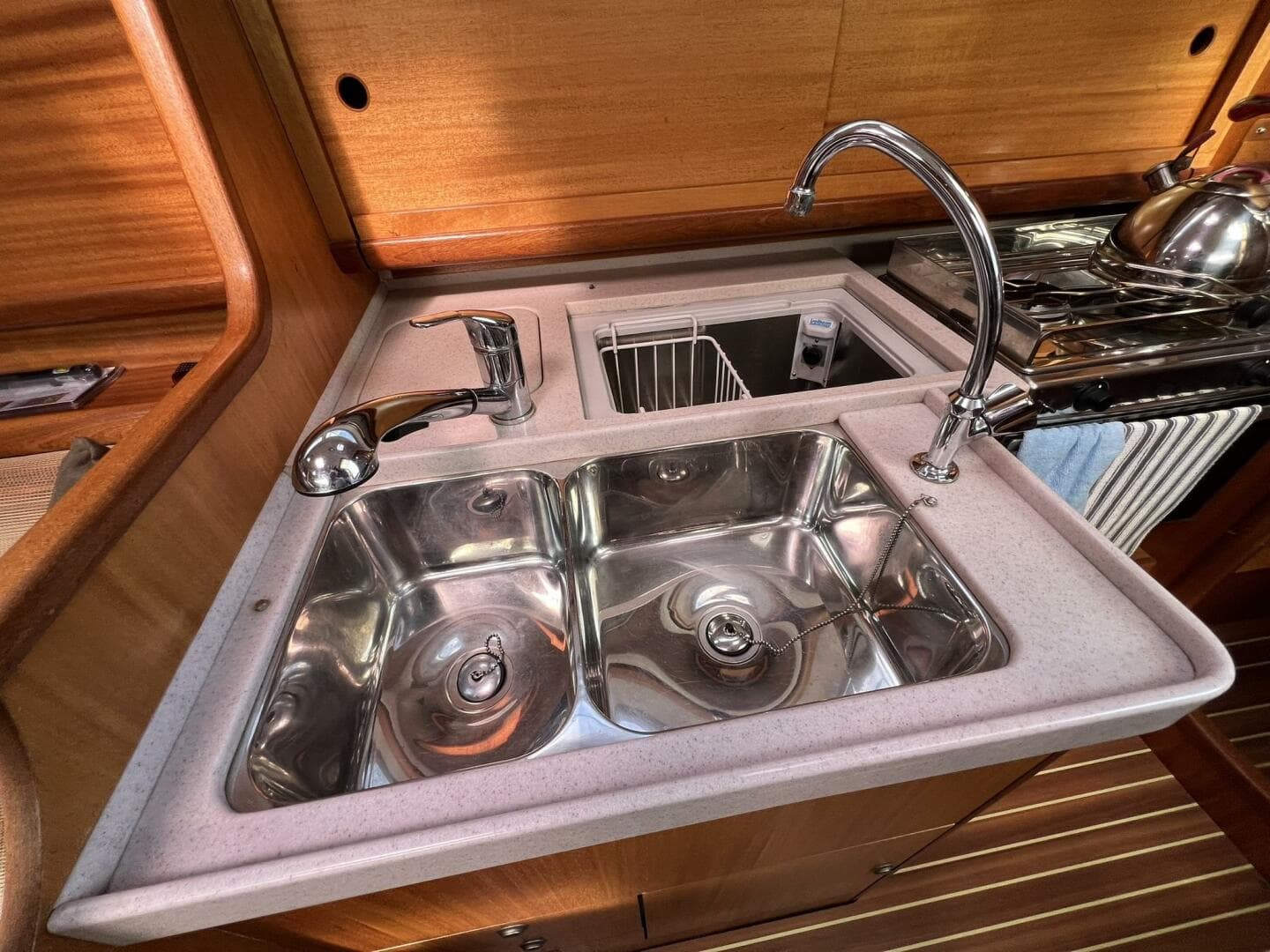 2007 Delphia 33 Sloop