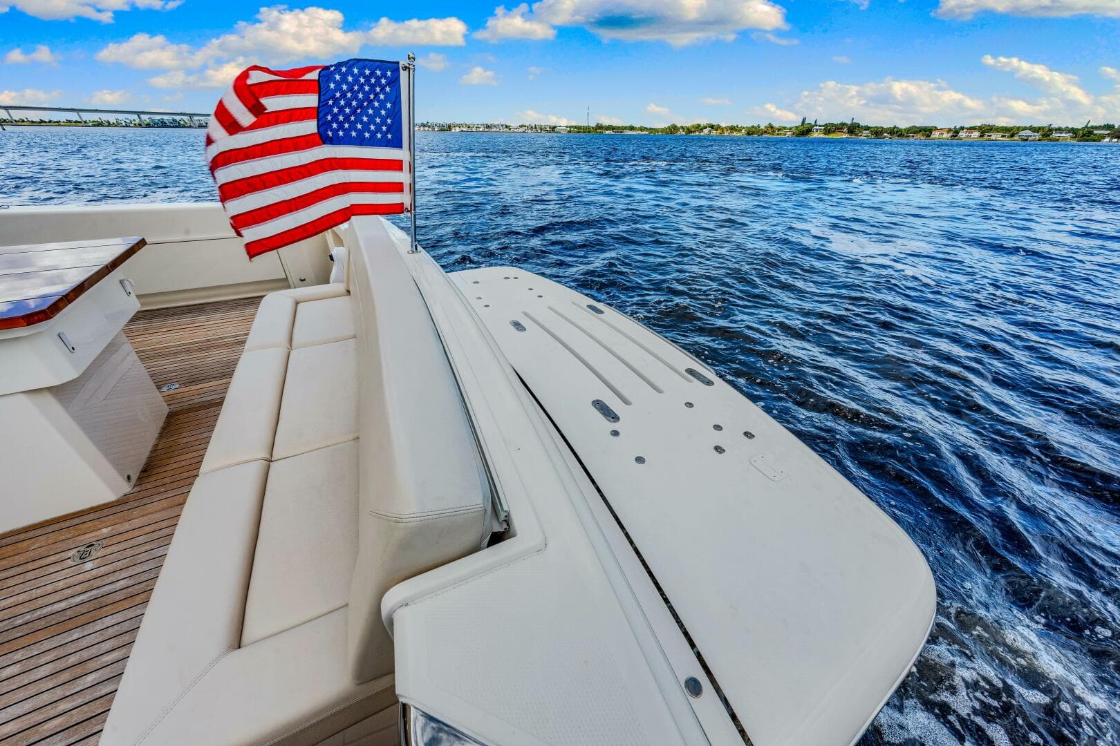 2015 Riviera 565 SUV