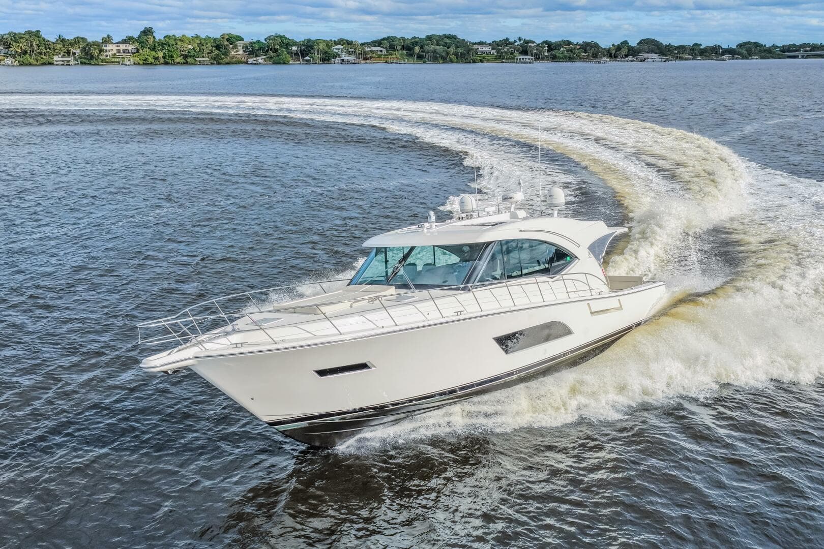 2015 Riviera 565 SUV