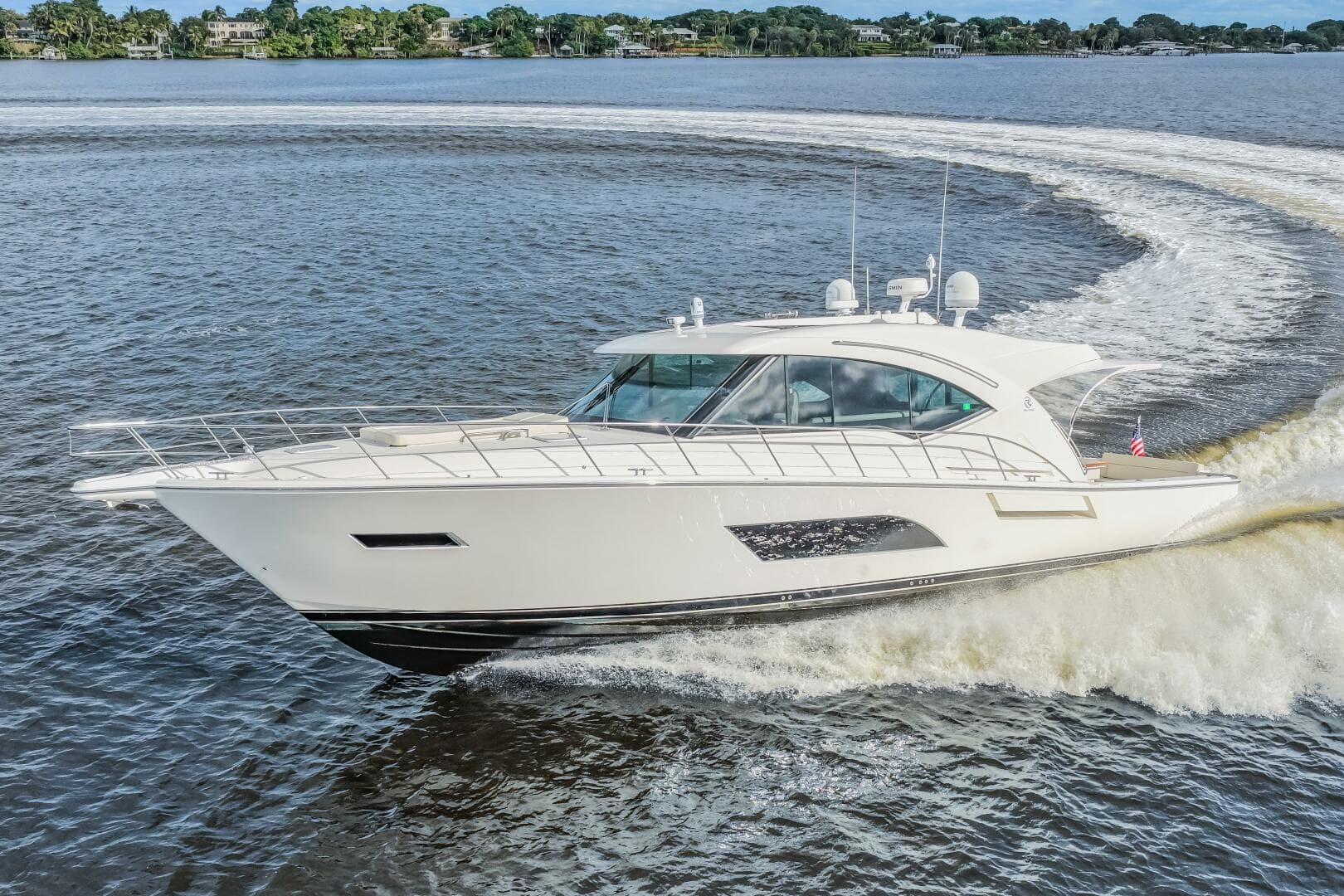 2015 Riviera 565 SUV