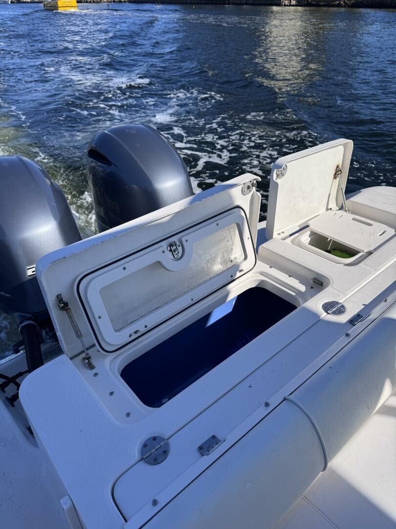 2014 Robalo R265