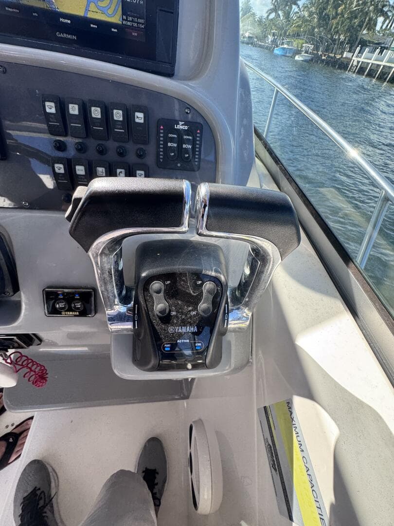 2014 Robalo R265