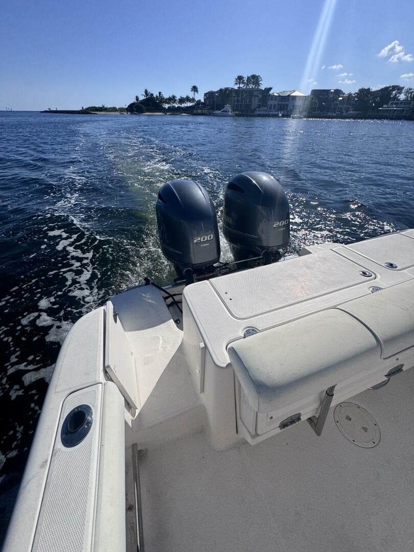 2014 Robalo R265