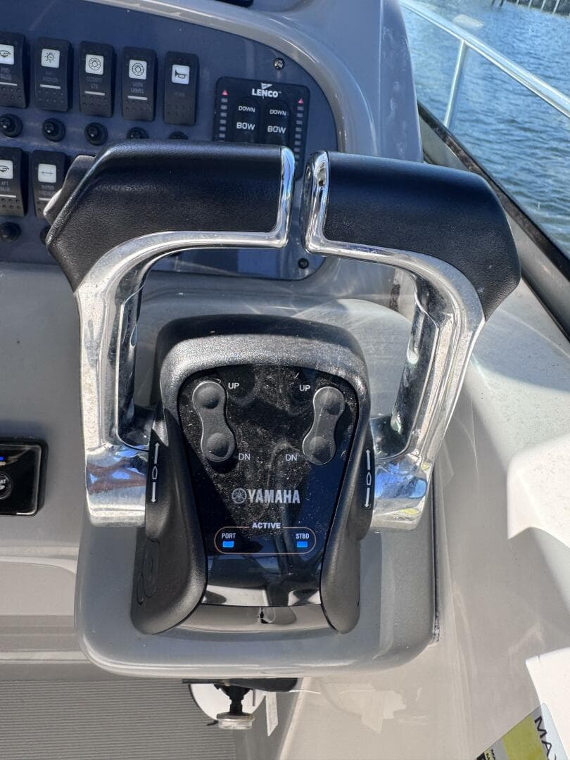 2014 Robalo R265