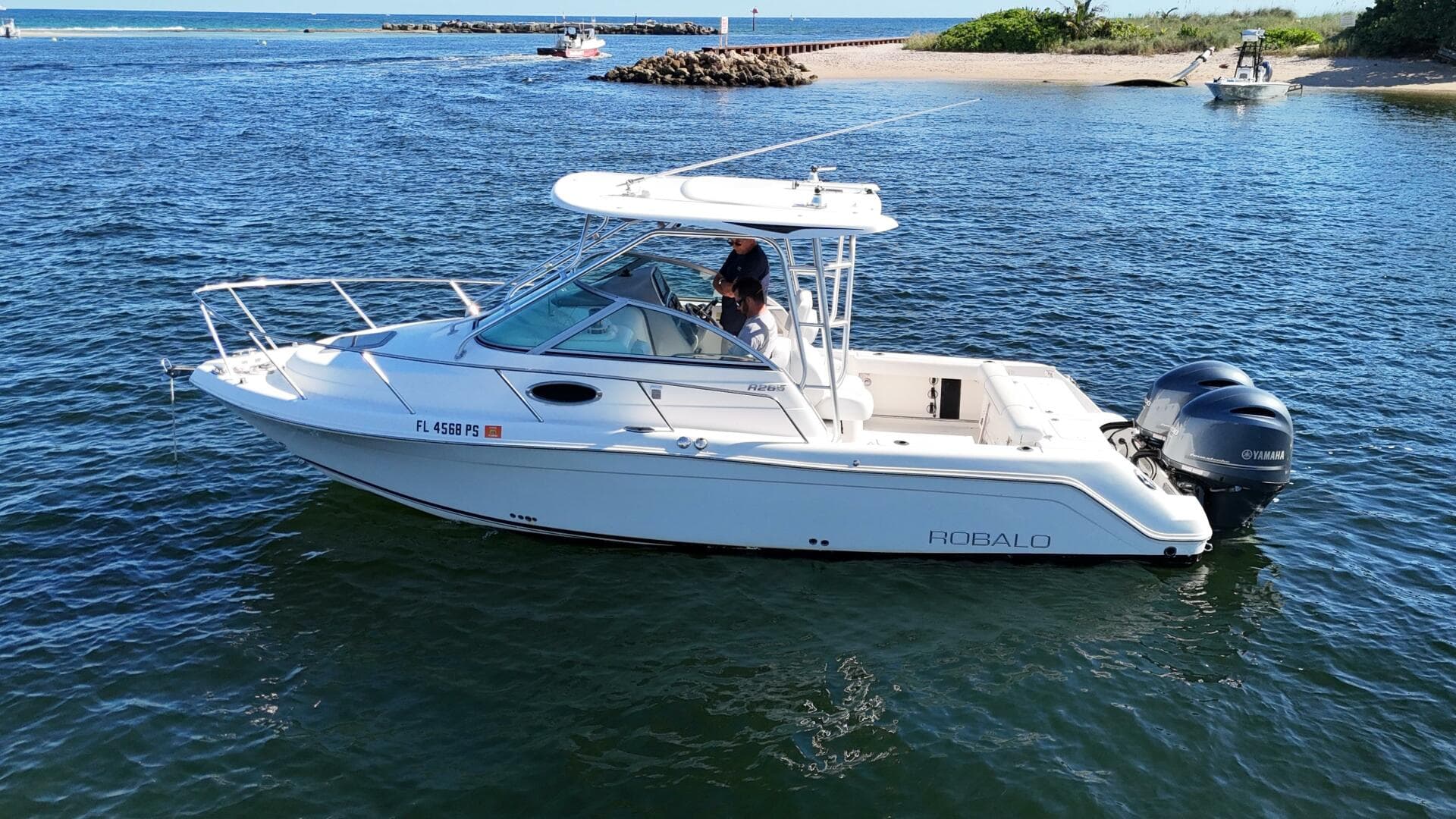 2014 Robalo R265