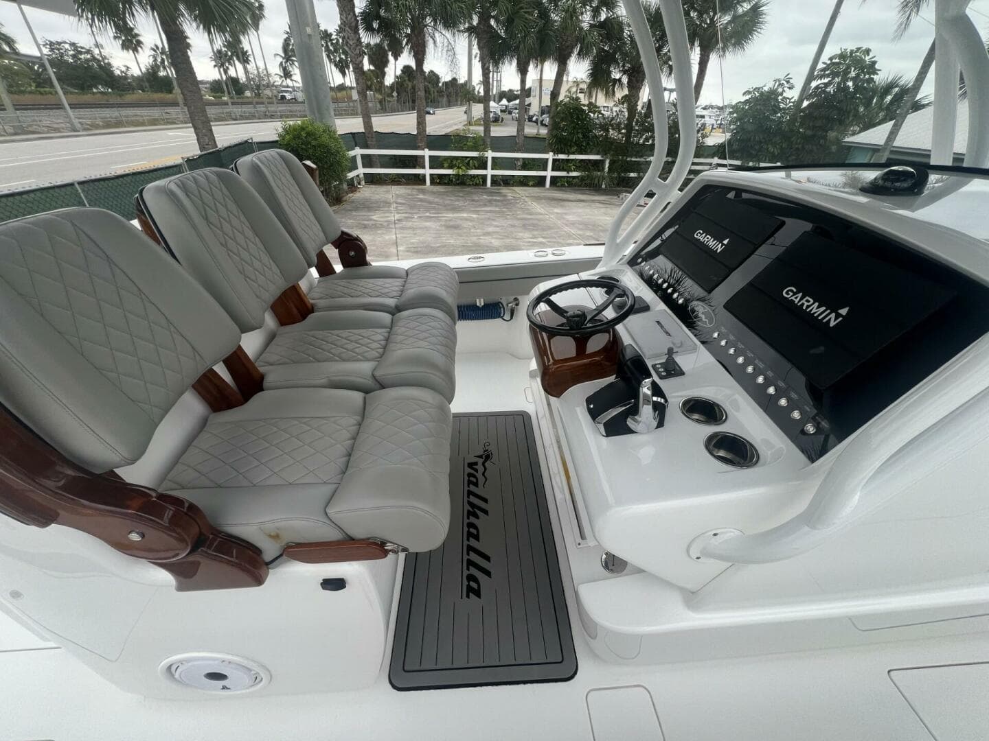 Valhalla 33 JUST ONE MORE - Helm 