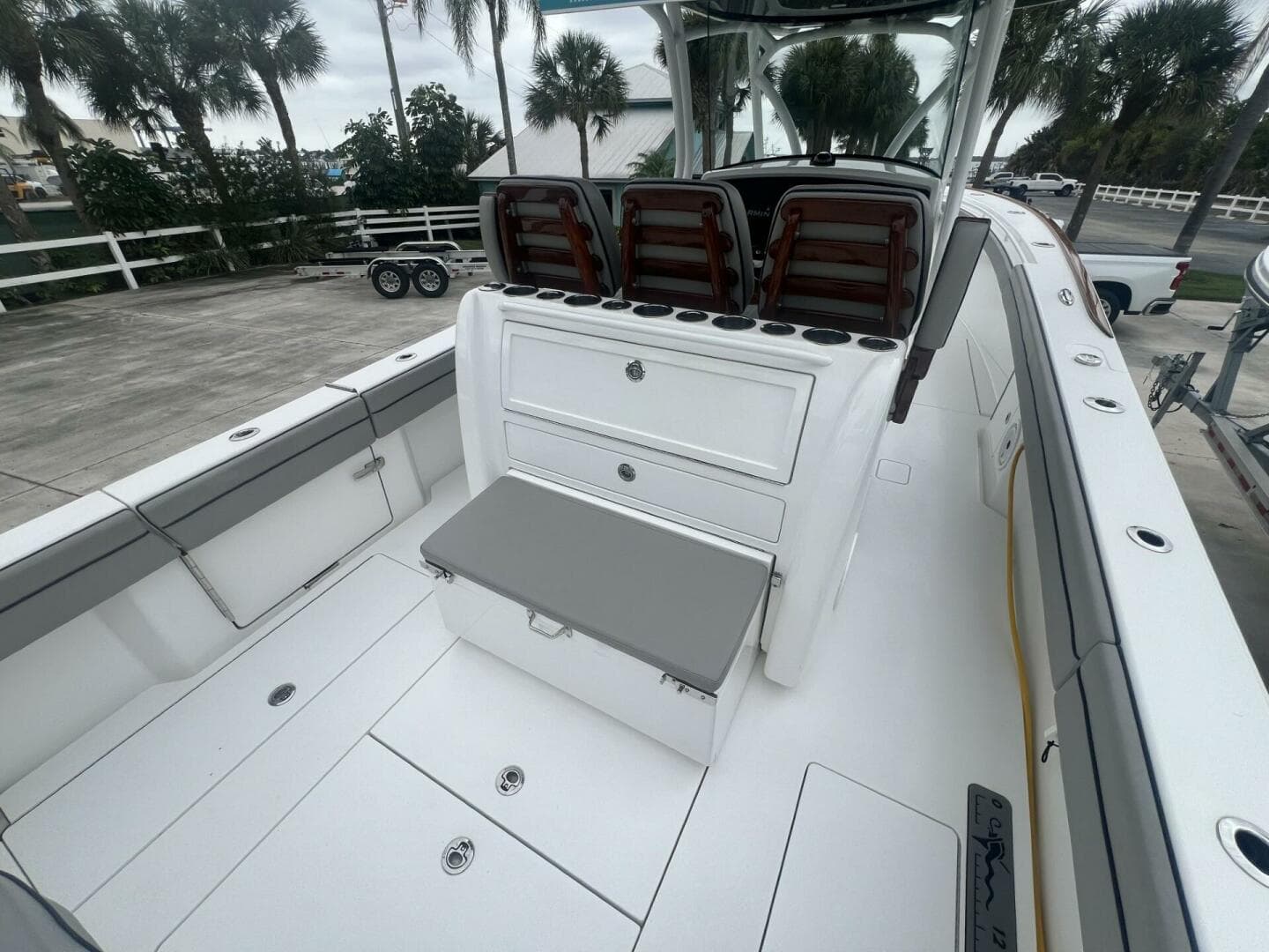 Valhalla 33 JUST ONE MORE - Seating