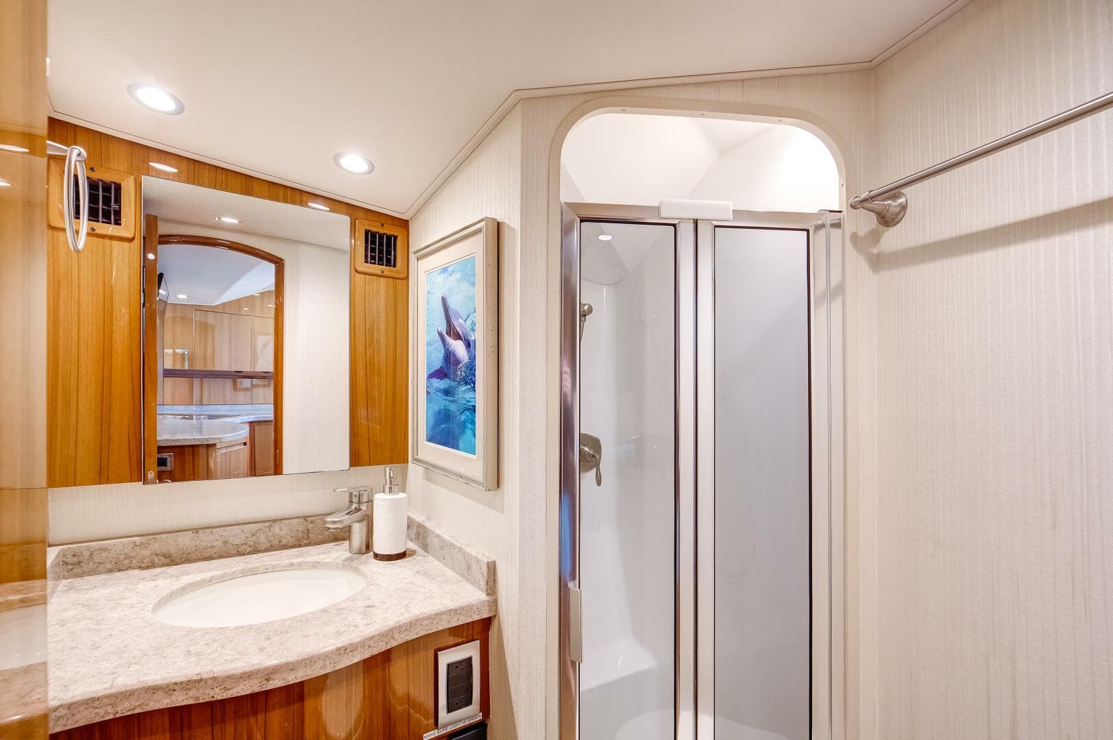 Viking 52 ONE MORE - Master Ensuite Head