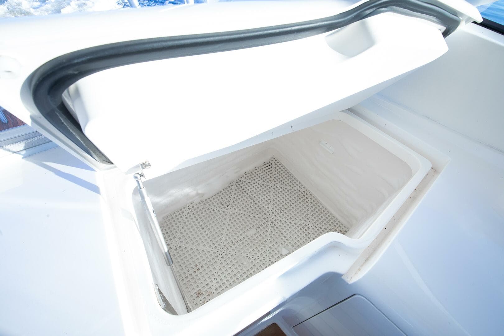 Viking 52 ONE MORE - Storage