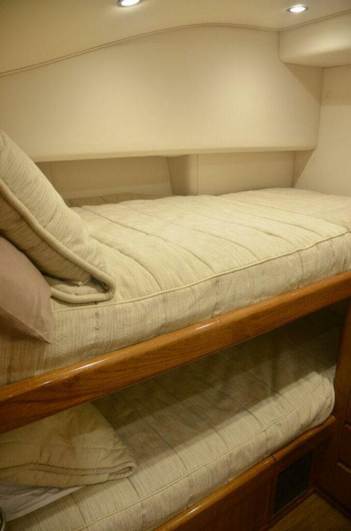 Viking 52 ONE MORE - Guest Cabin