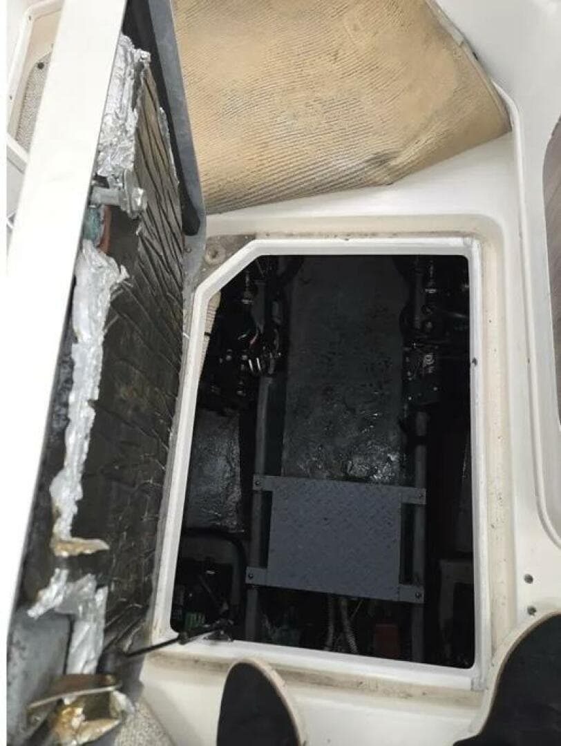 1998 Sea Ray 330 Express