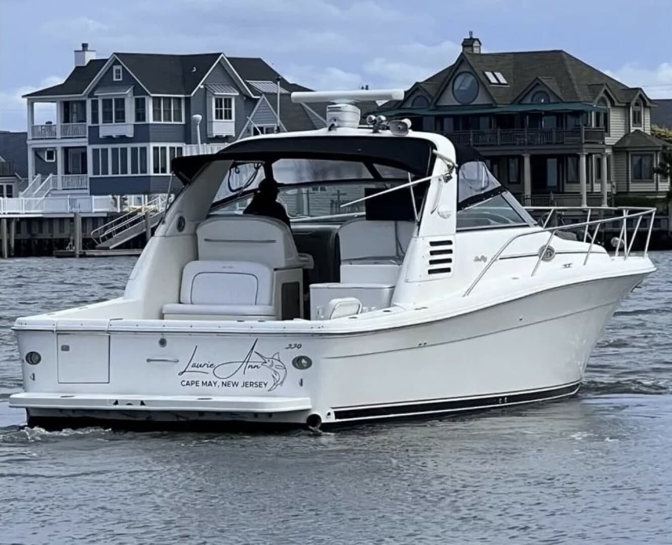 1998 Sea Ray 330 Express