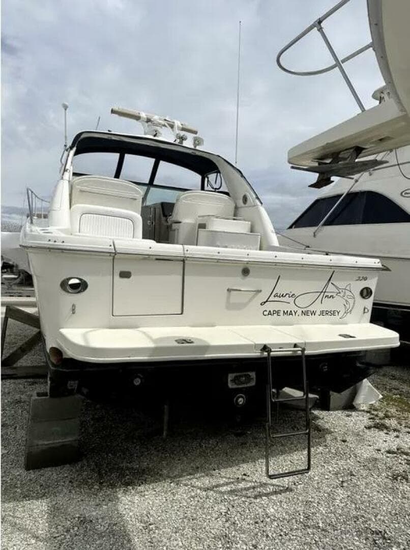 1998 Sea Ray 330 Express