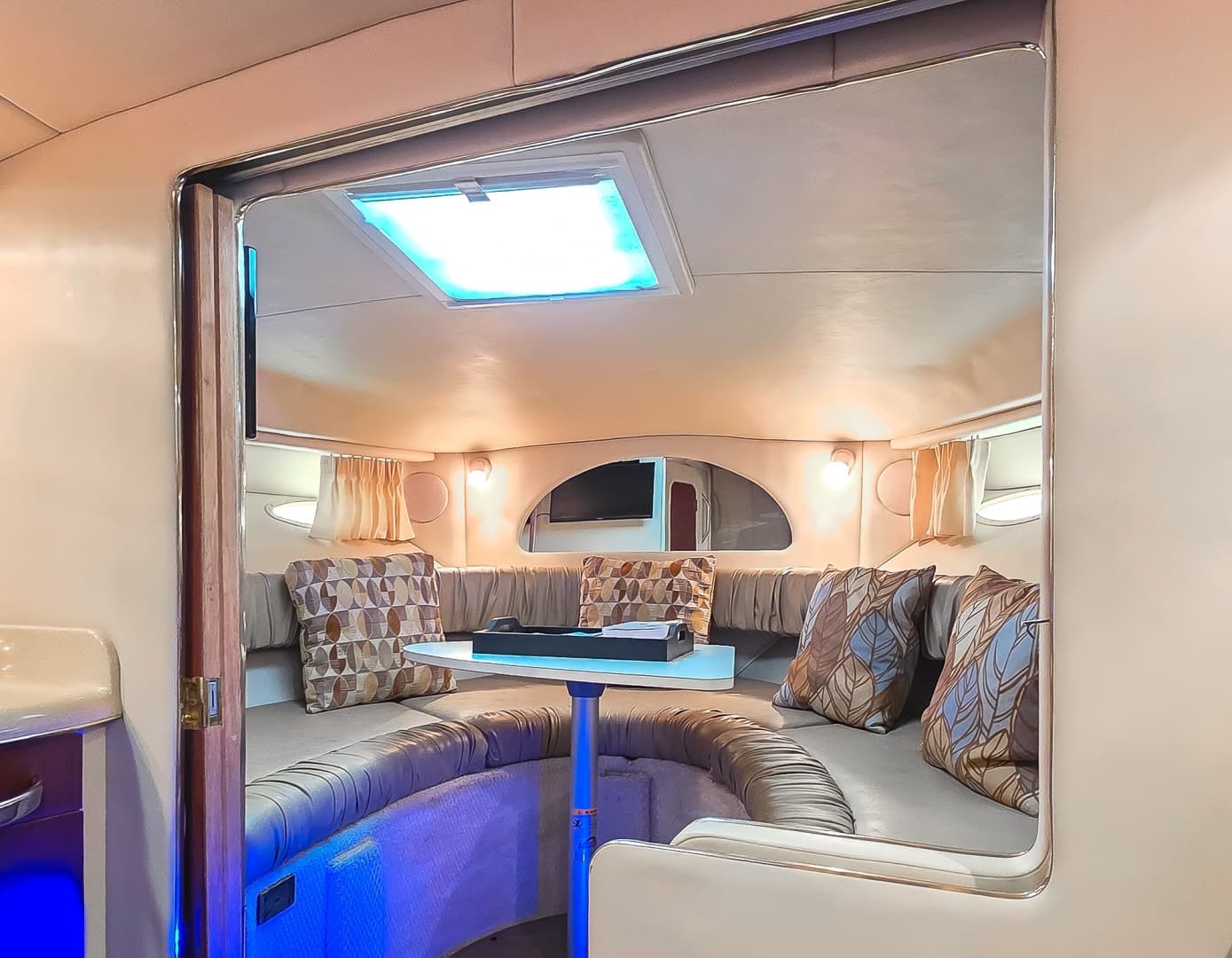 1998 Sea Ray 330 Express