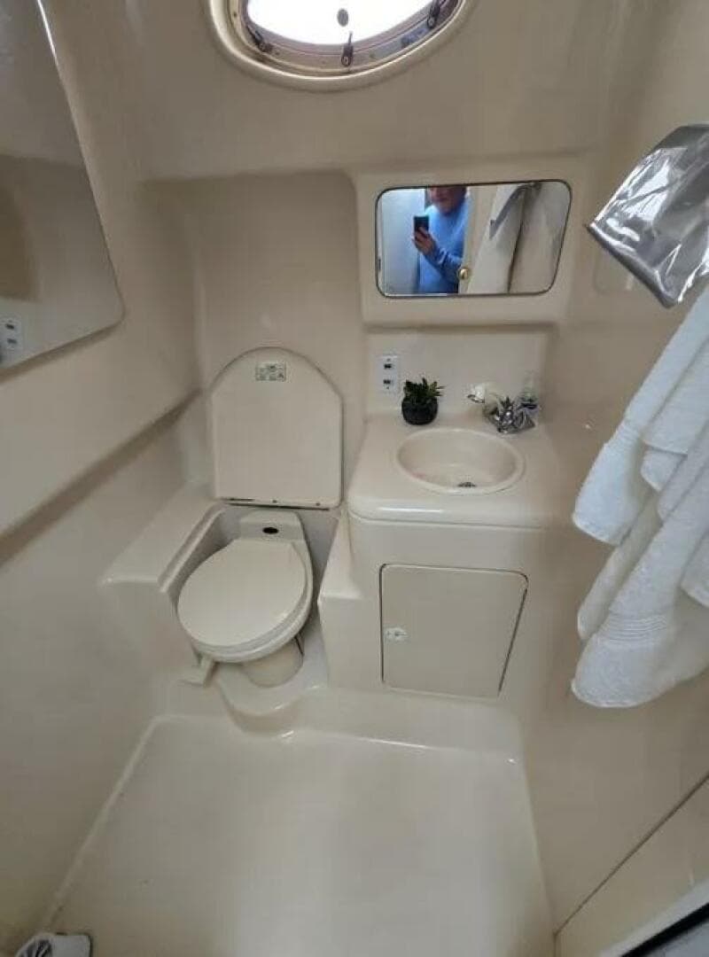 1998 Sea Ray 330 Express