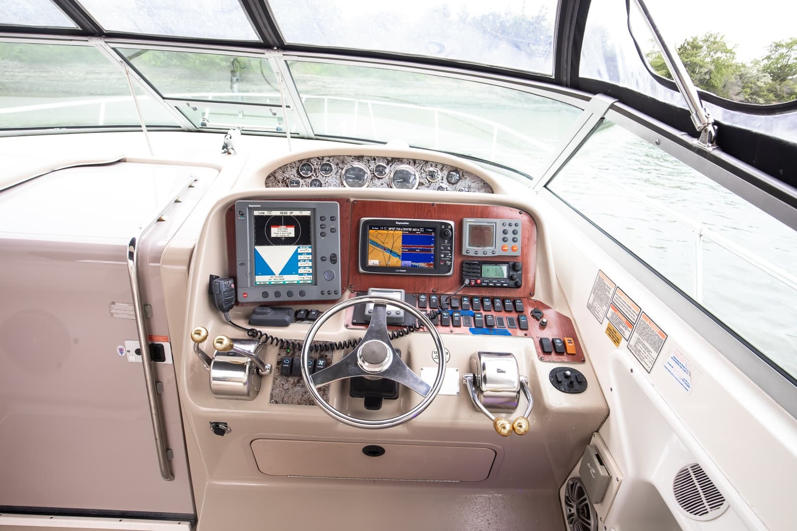 1998 Sea Ray 330 Express
