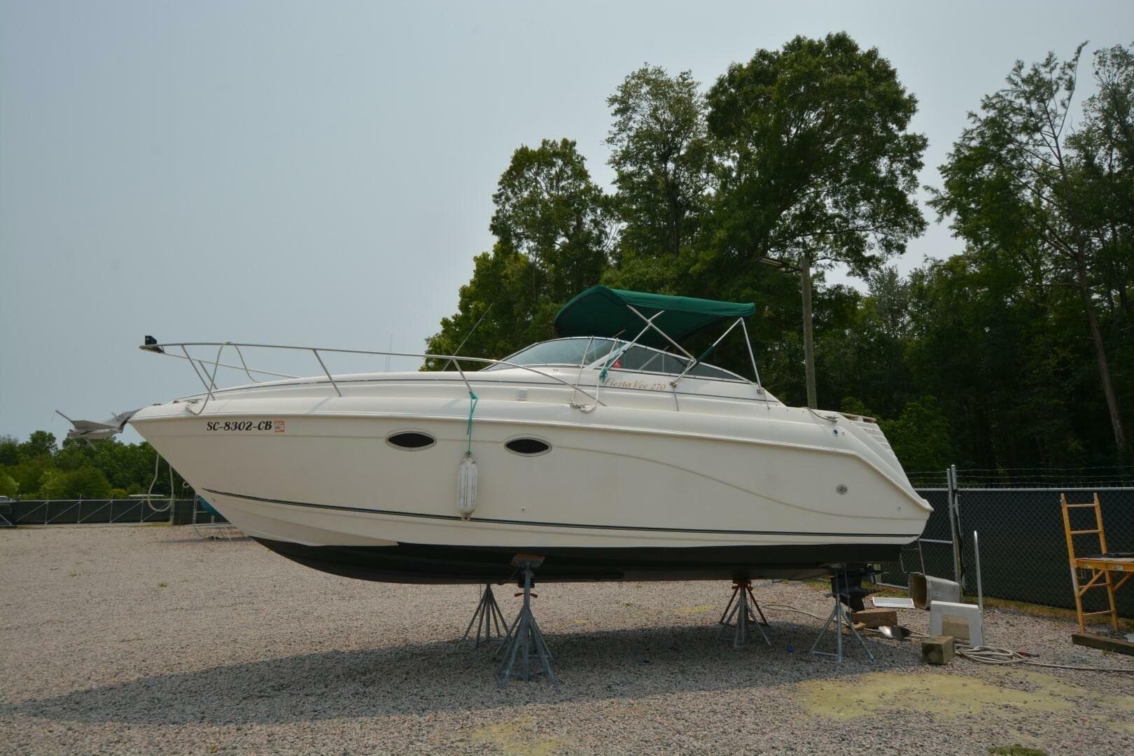 1999 Rinker Fiesta Vee 270
