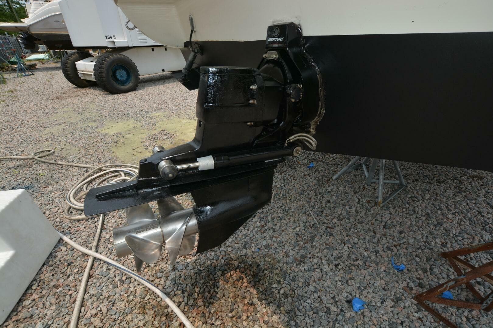 1999 Rinker Fiesta Vee 270